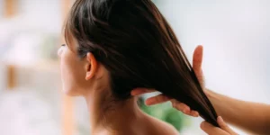 Lire la suite à propos de l’article Accélérer la pousse des cheveux : Les Bonnes actions à adopter