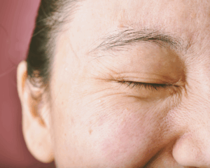 Lire la suite à propos de l’article Pourquoi notre peau brille-t-elle ?